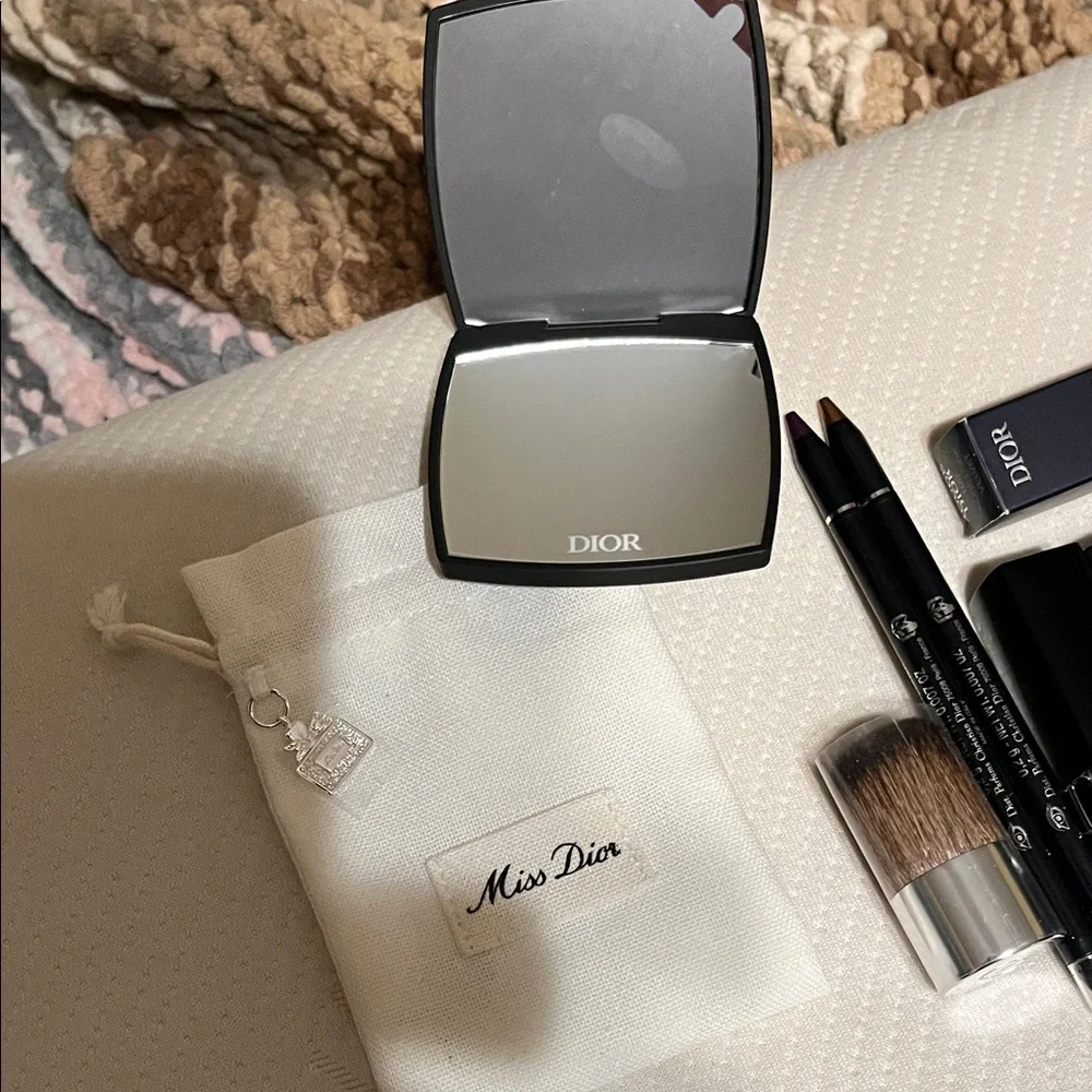 Dior Black Makeup Bag w/gold trim 4 lipsticks 2 eyeliners mirror makeup brush - Picture 12 of 12